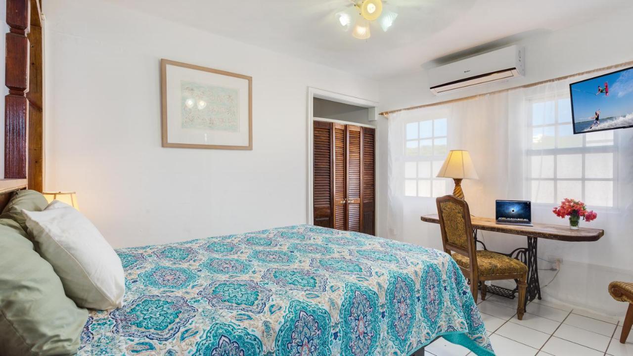 Edwards Guesthouse Sandy Ground Village ภายนอก รูปภาพ