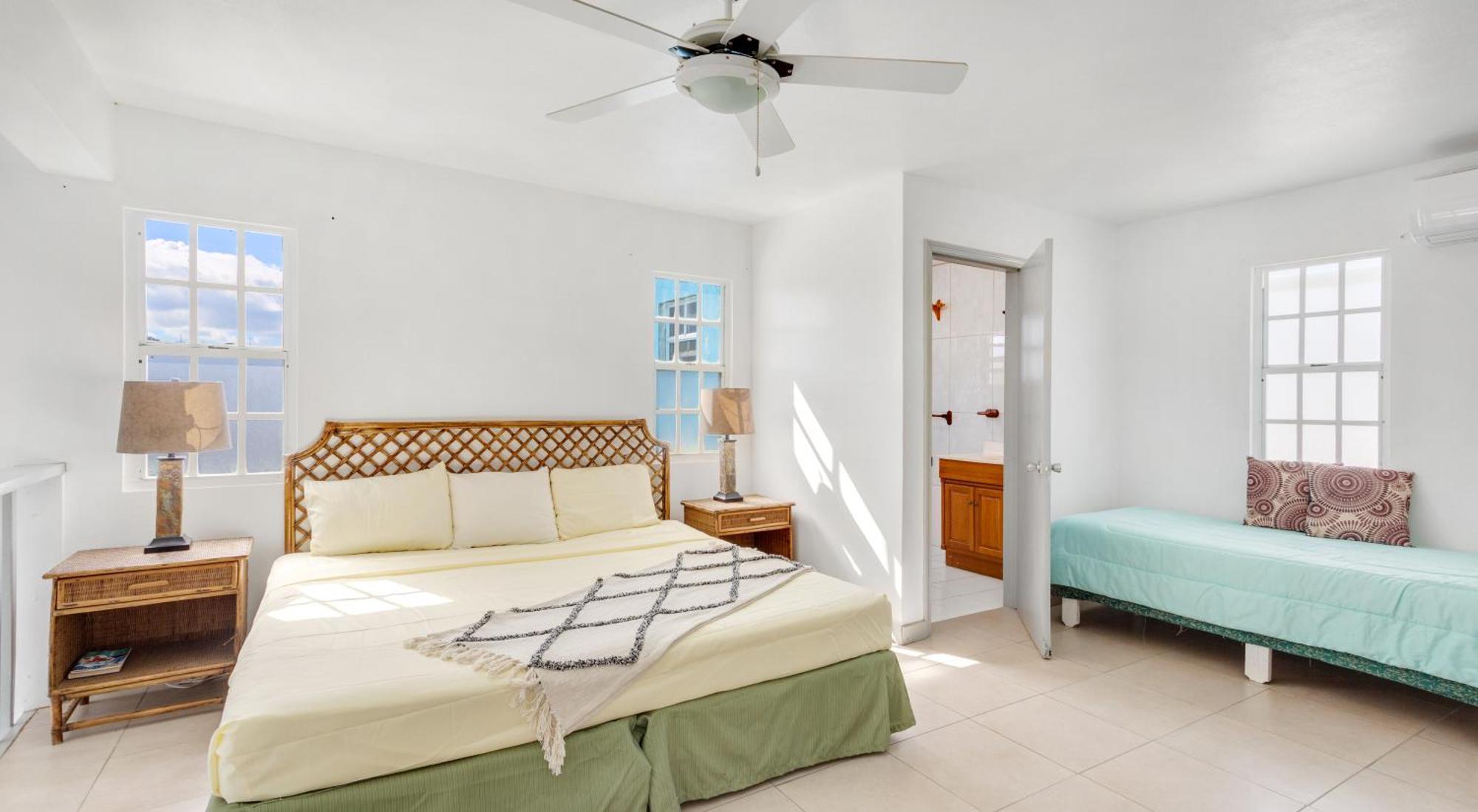 Edwards Guesthouse Sandy Ground Village ภายนอก รูปภาพ