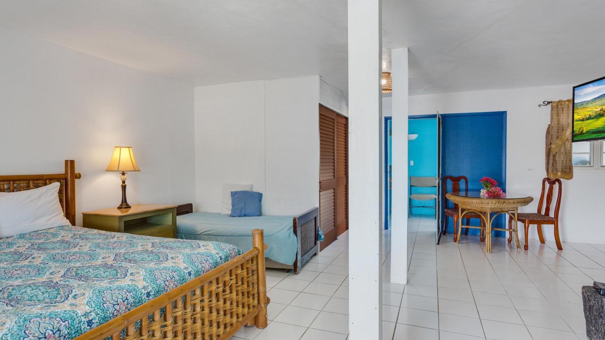 Edwards Guesthouse Sandy Ground Village ภายนอก รูปภาพ