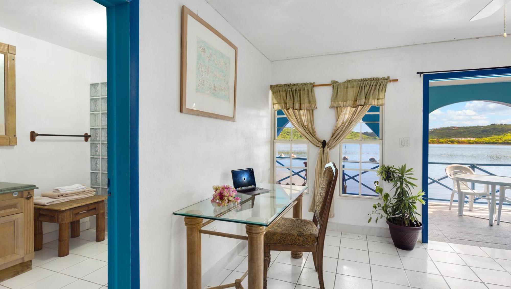 Edwards Guesthouse Sandy Ground Village ภายนอก รูปภาพ